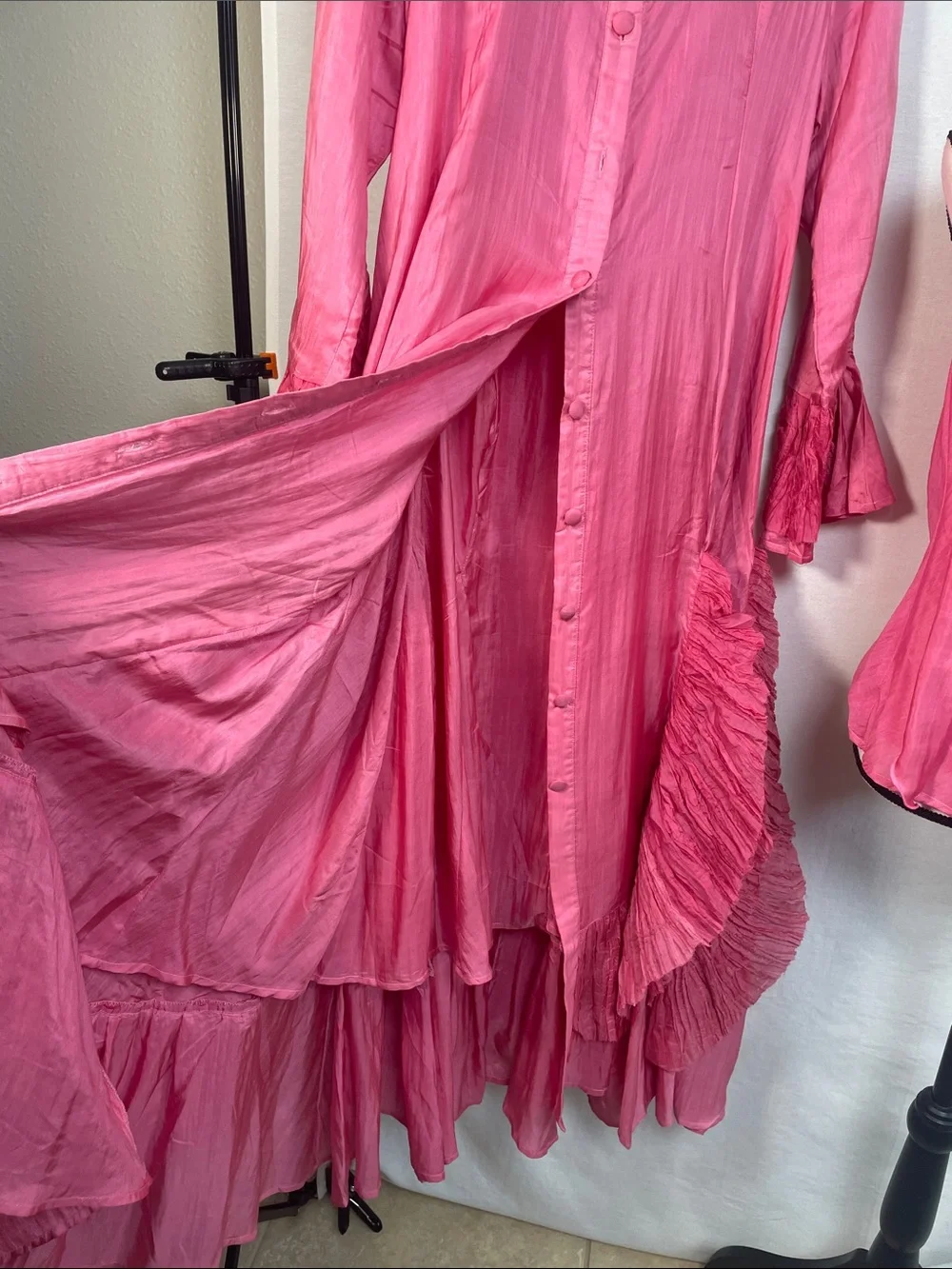 100 % silk 3 pc ruffle Sabina Bach  Palm Desert CA dress bell sleeve tank pants